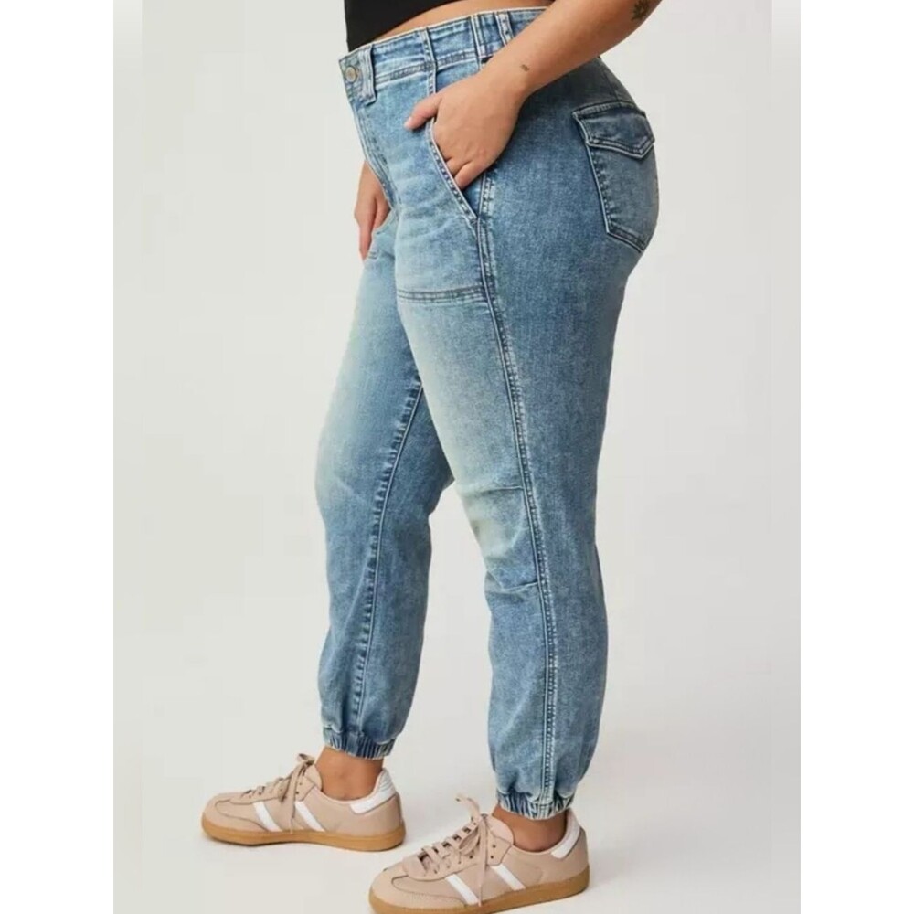 NWT Torrid 16W Mid-Rise Jogger Relaxed Fit Pull-On Jeans AA-3417